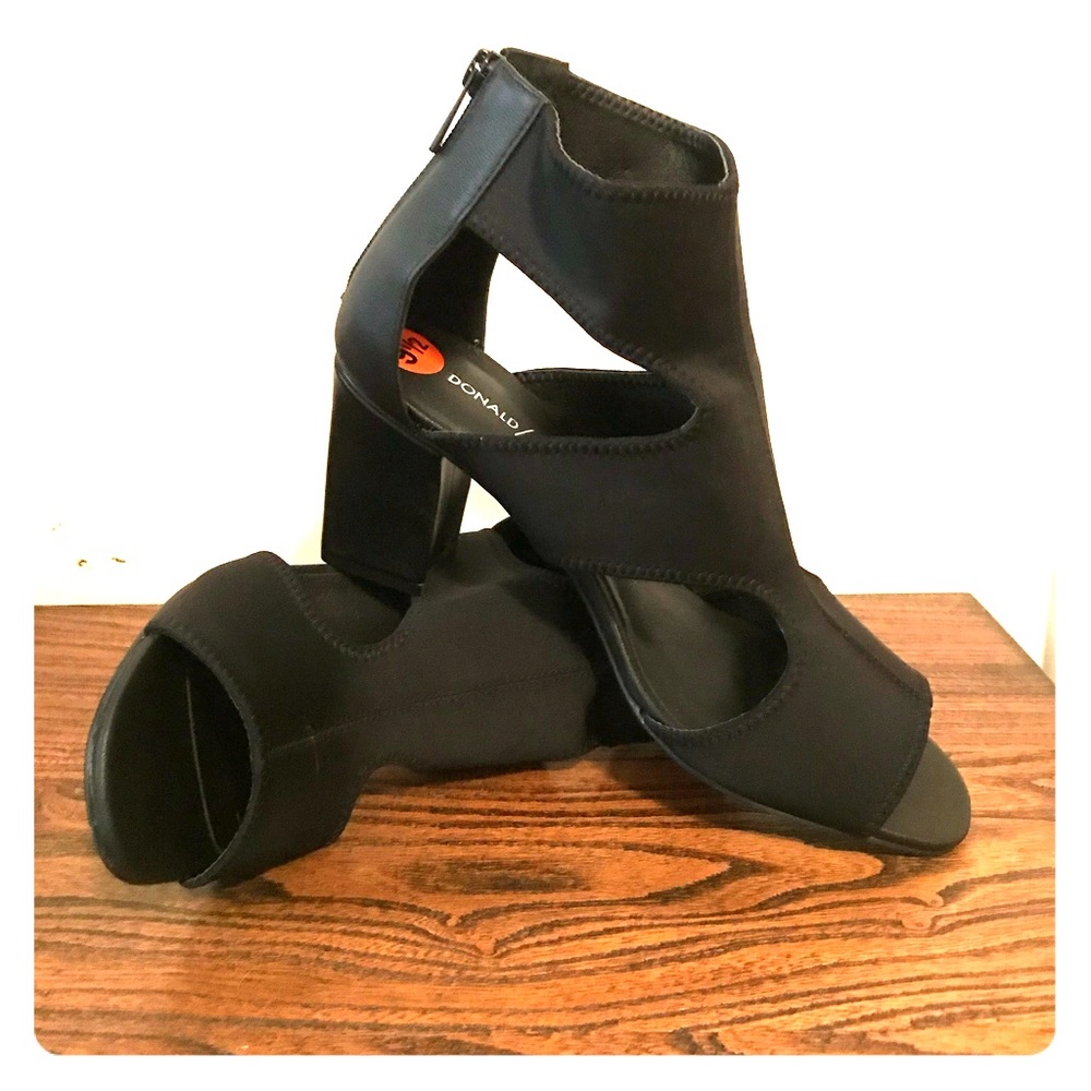 Donald Pilner  Heels - NWT 9.5